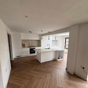Endurance Pro - High Quality LVT Flooring - Dark Oak - Suitable for Underfloor Heating